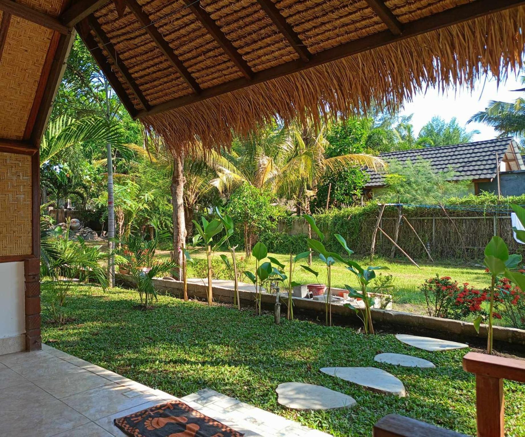 Bintang Tiga Bungalows Gili Air Buitenkant foto