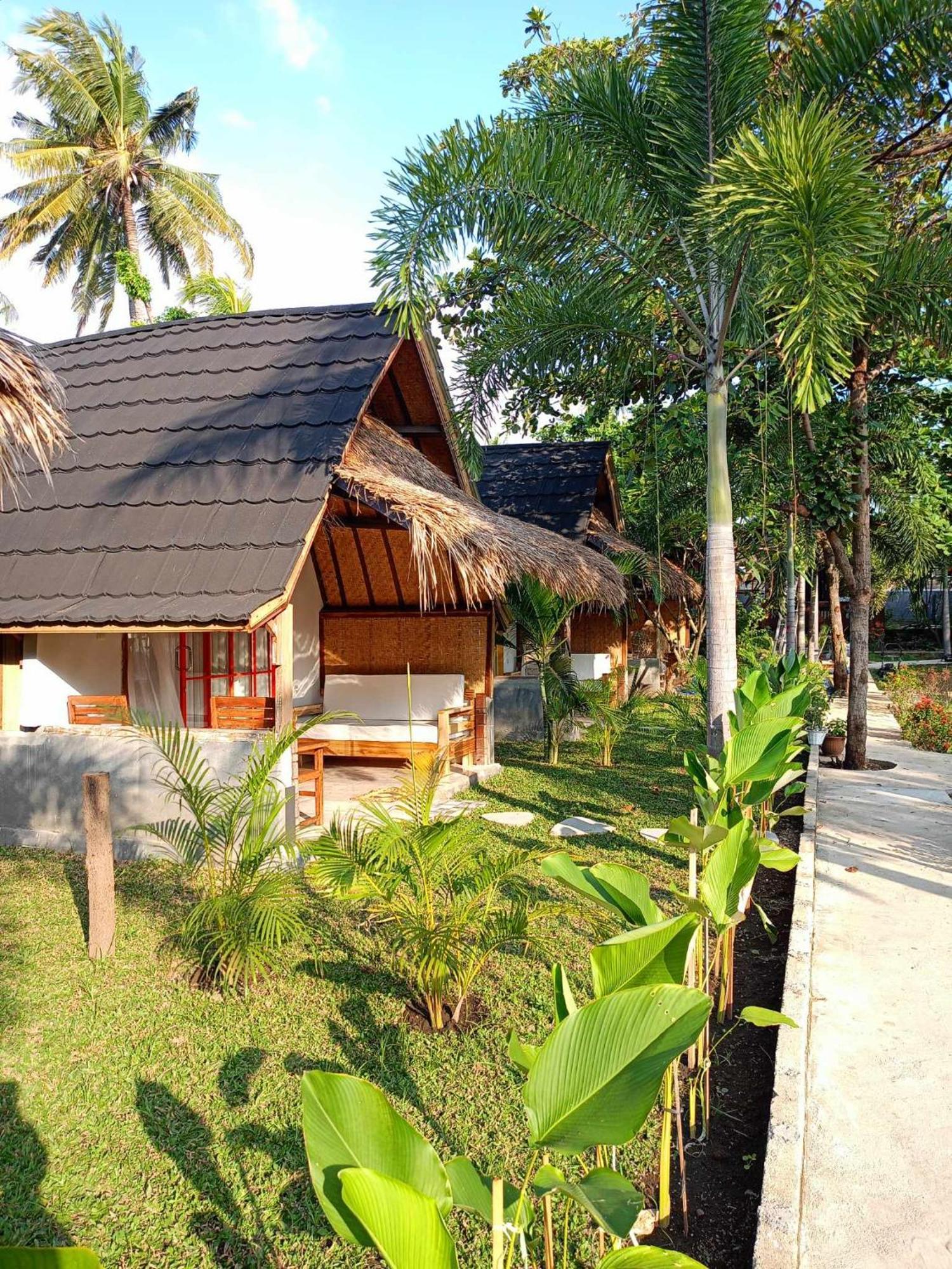 Bintang Tiga Bungalows Gili Air Buitenkant foto