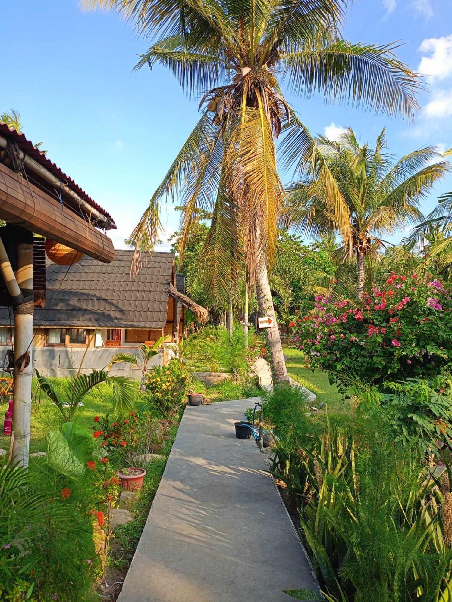 Bintang Tiga Bungalows Gili Air Buitenkant foto