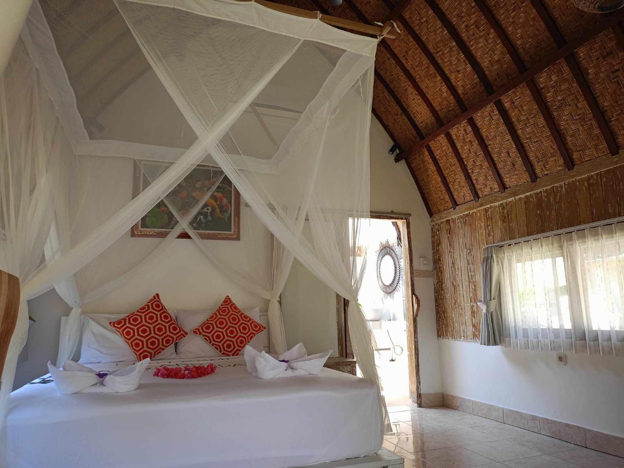 Bintang Tiga Bungalows Gili Air Buitenkant foto