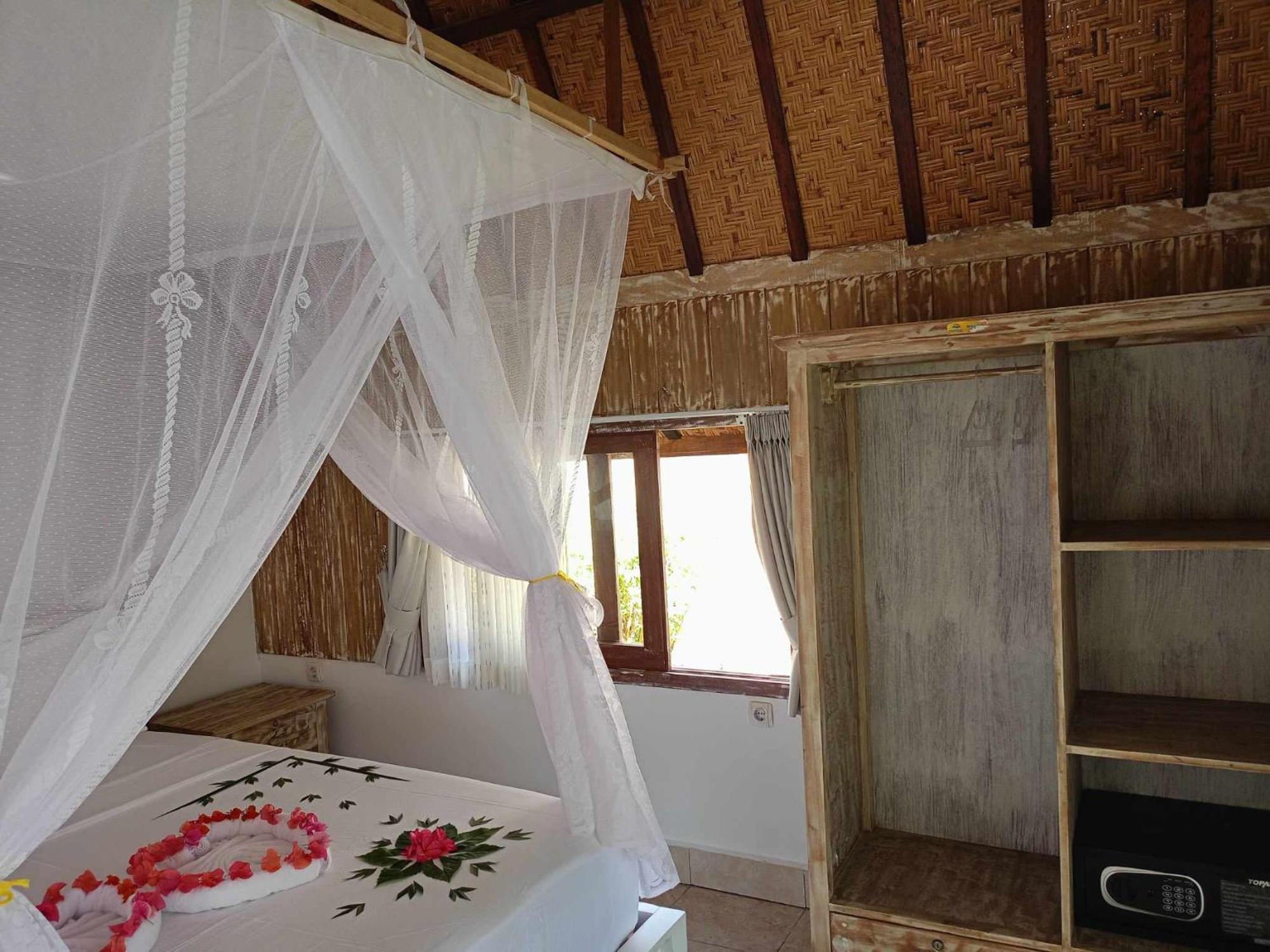 Bintang Tiga Bungalows Gili Air Buitenkant foto