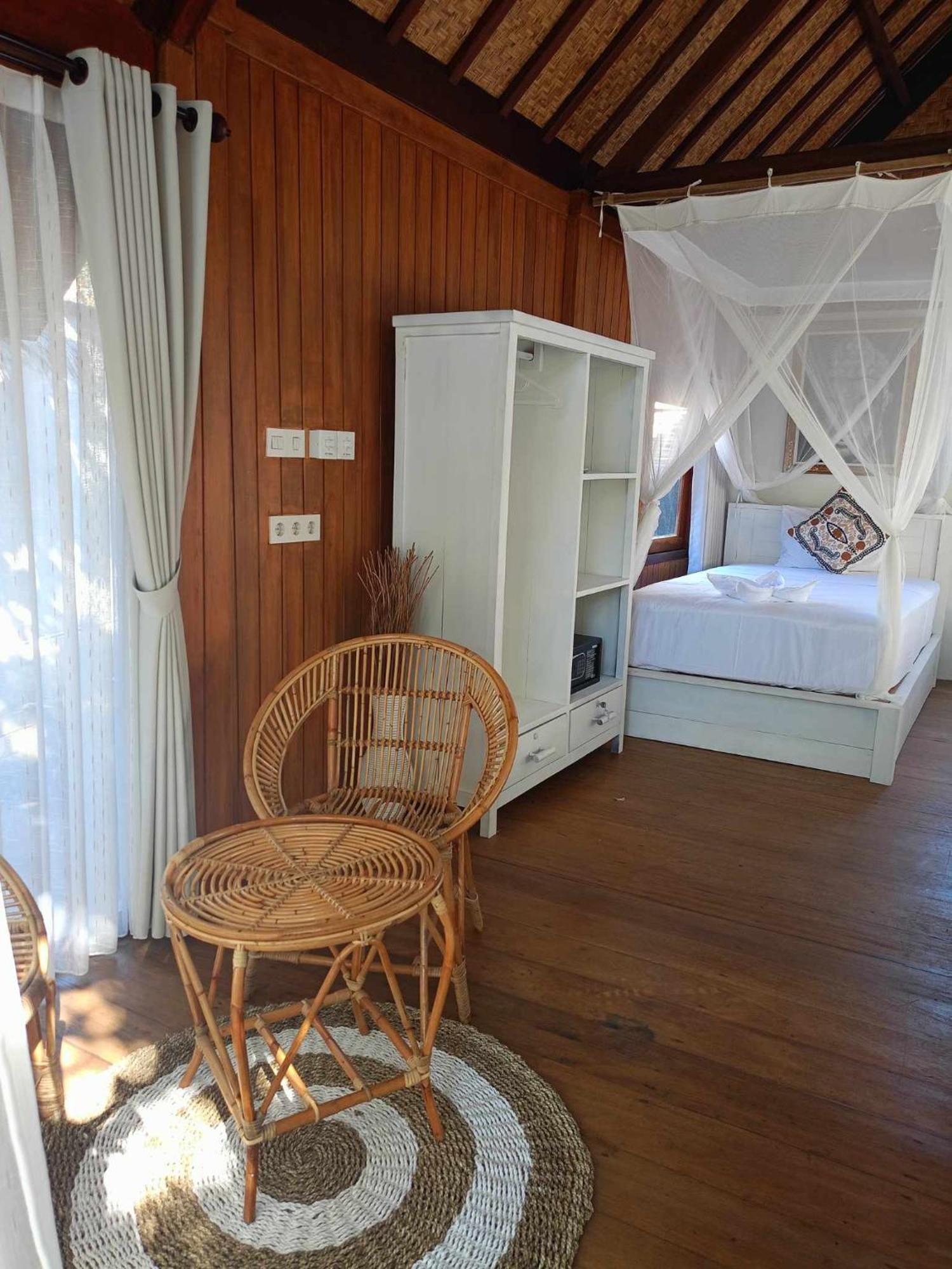 Bintang Tiga Bungalows Gili Air Buitenkant foto
