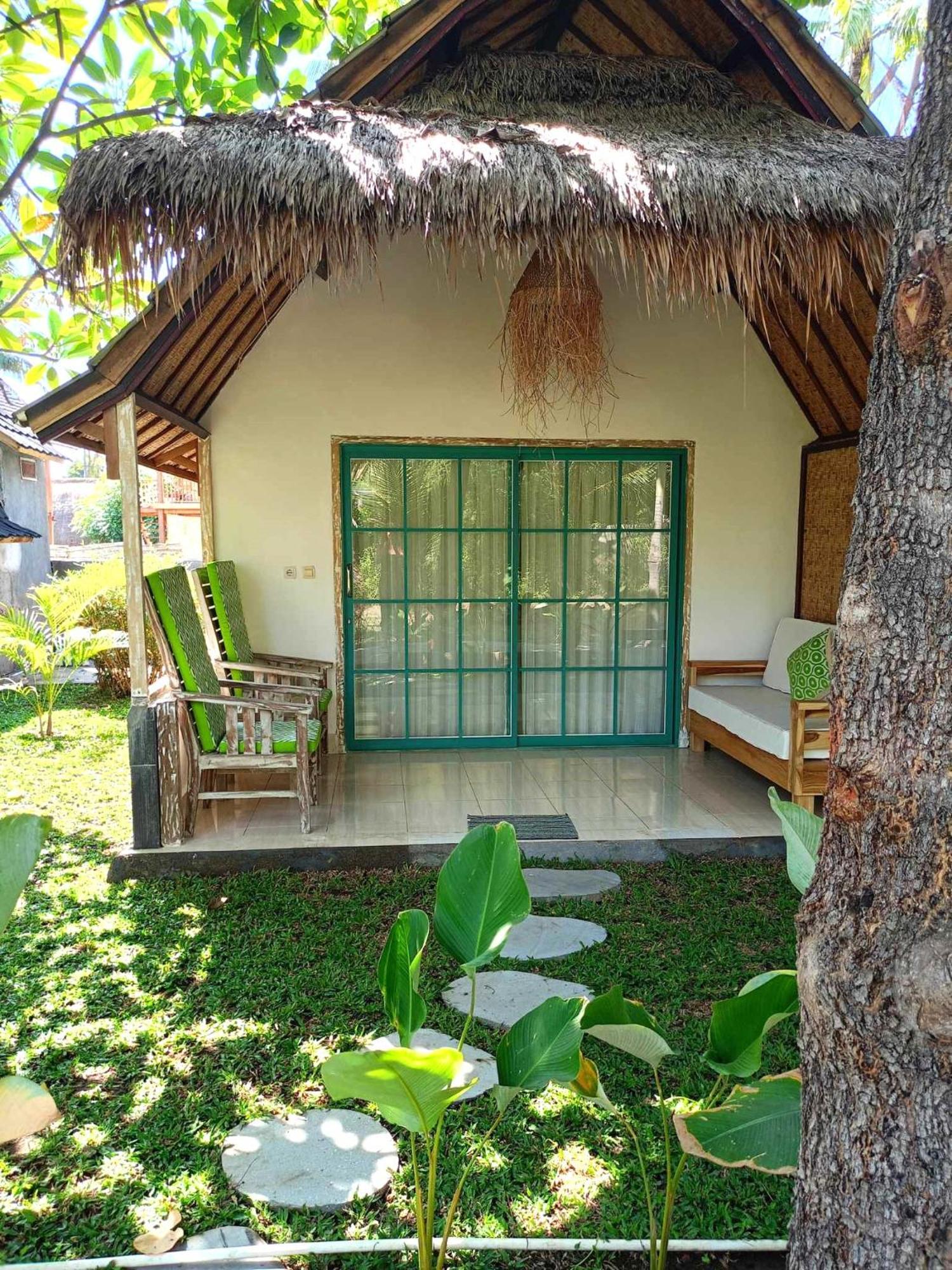 Bintang Tiga Bungalows Gili Air Buitenkant foto