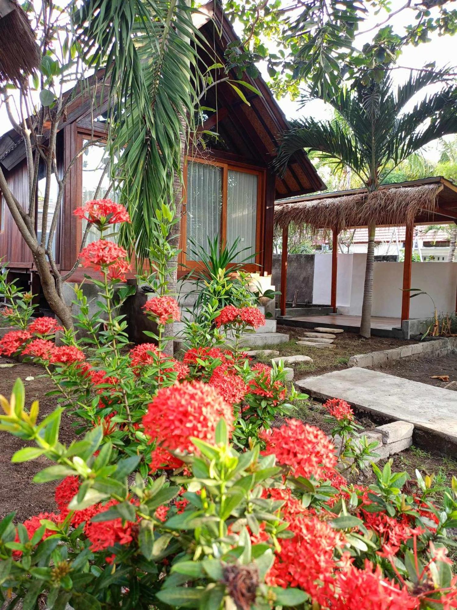 Bintang Tiga Bungalows Gili Air Buitenkant foto