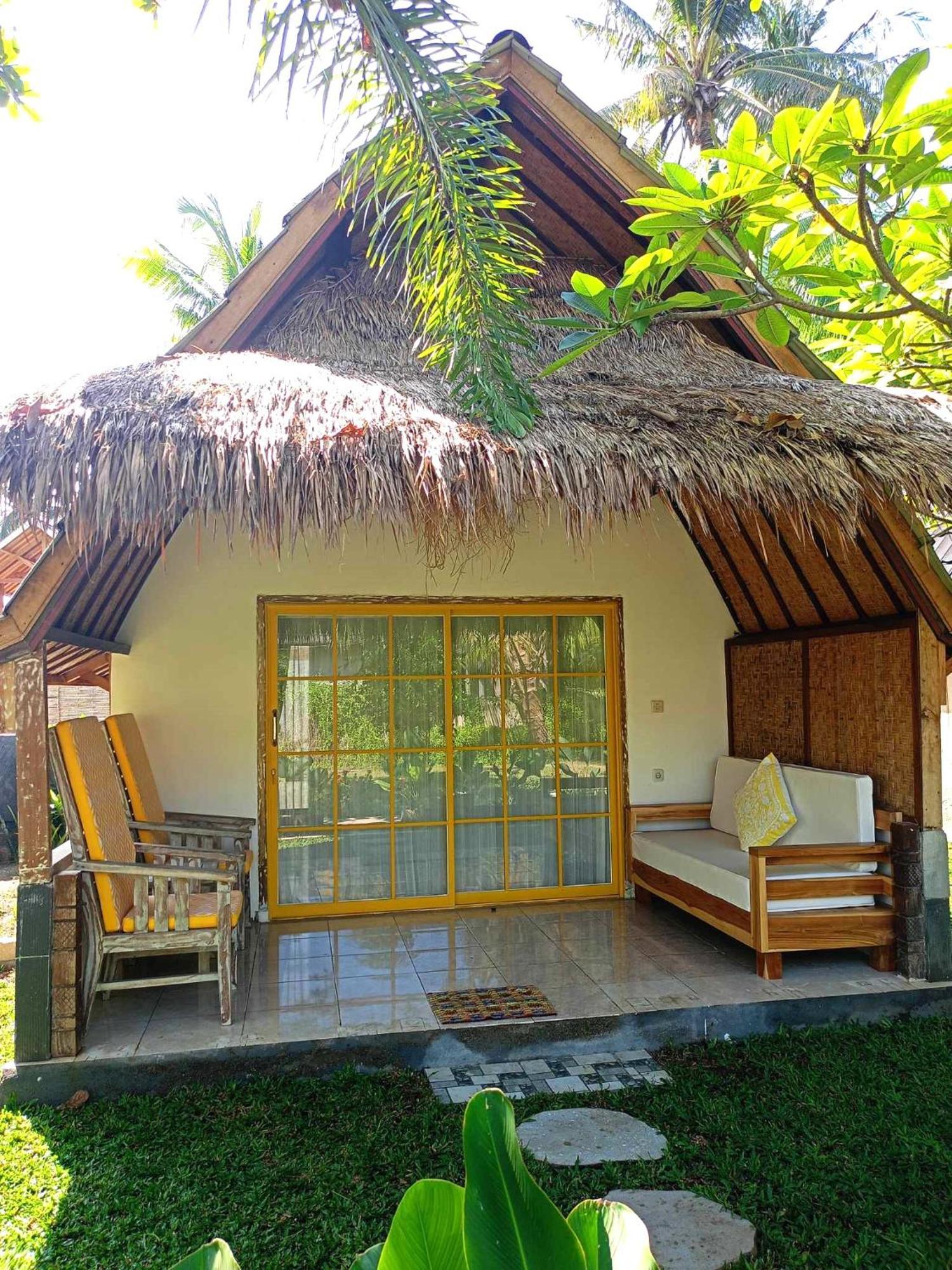 Bintang Tiga Bungalows Gili Air Buitenkant foto