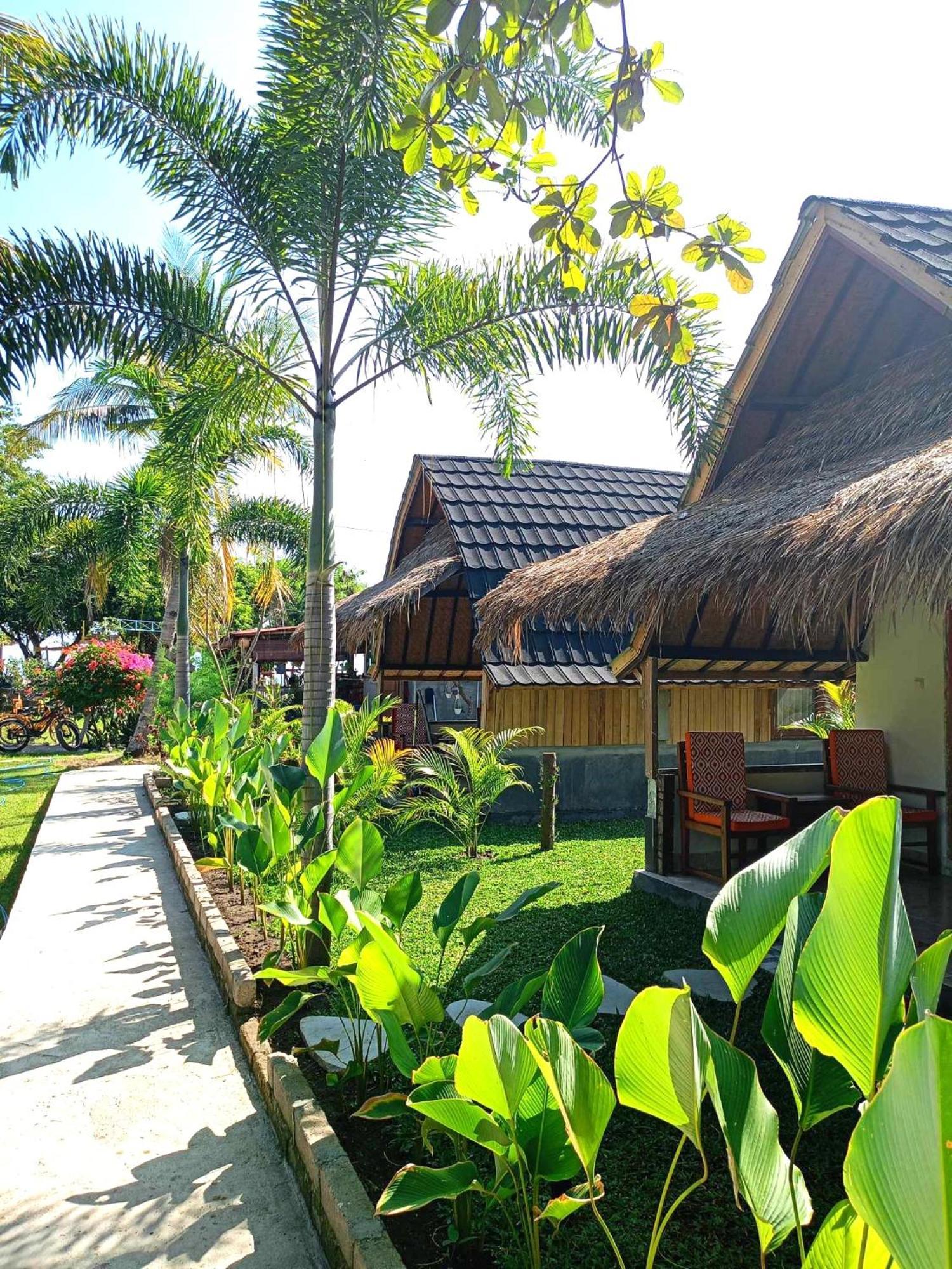 Bintang Tiga Bungalows Gili Air Buitenkant foto