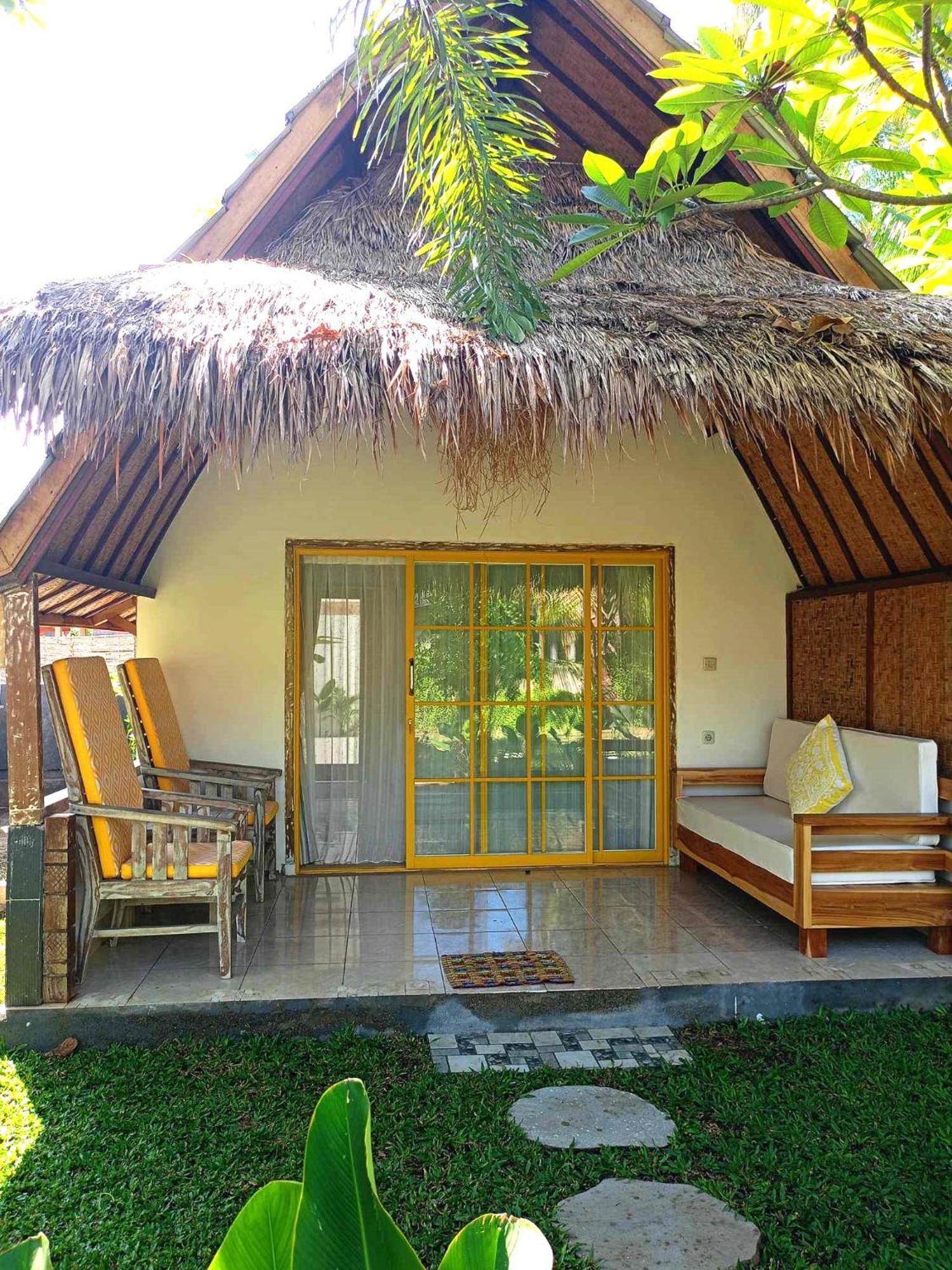 Bintang Tiga Bungalows Gili Air Buitenkant foto