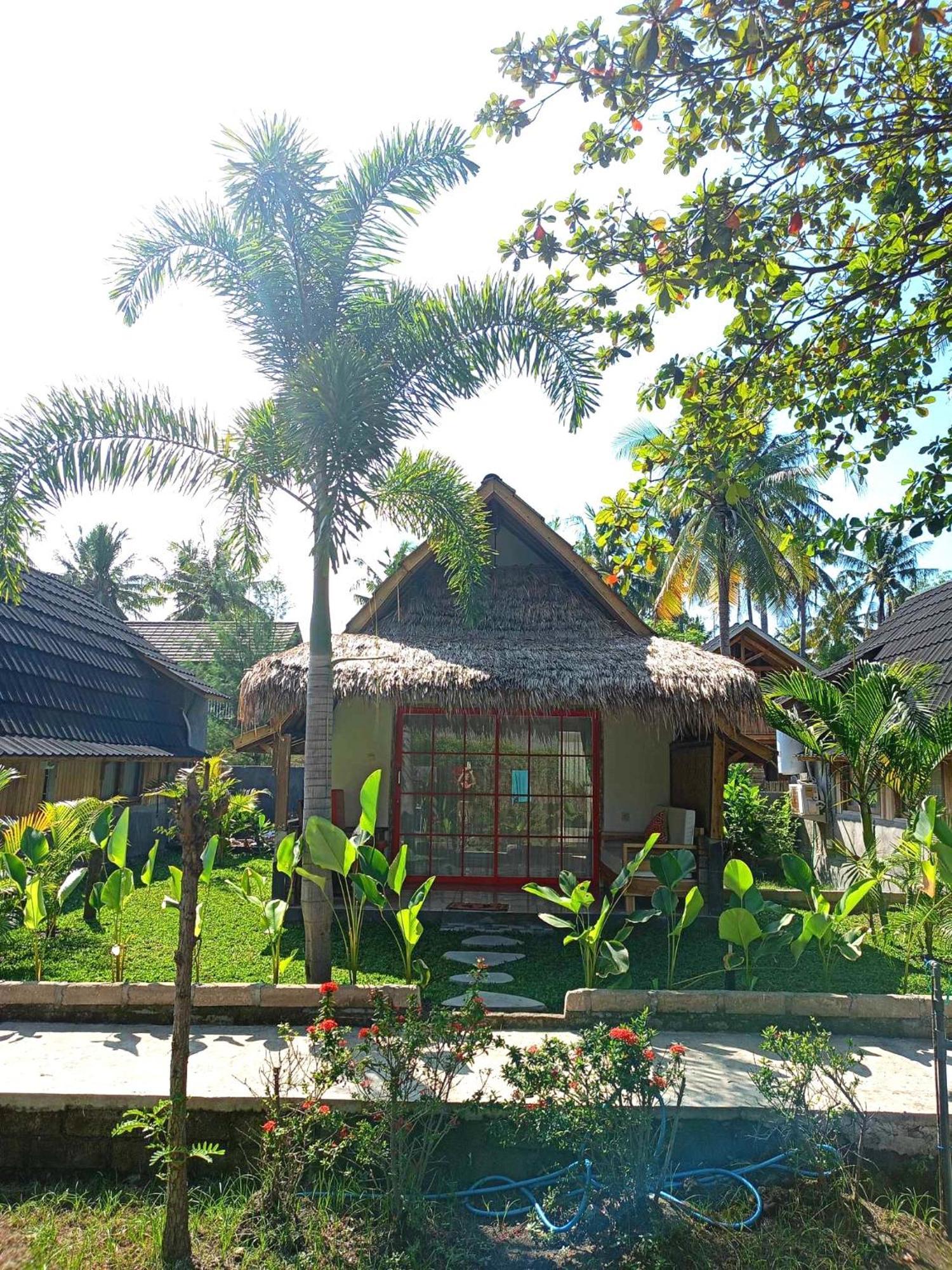 Bintang Tiga Bungalows Gili Air Buitenkant foto