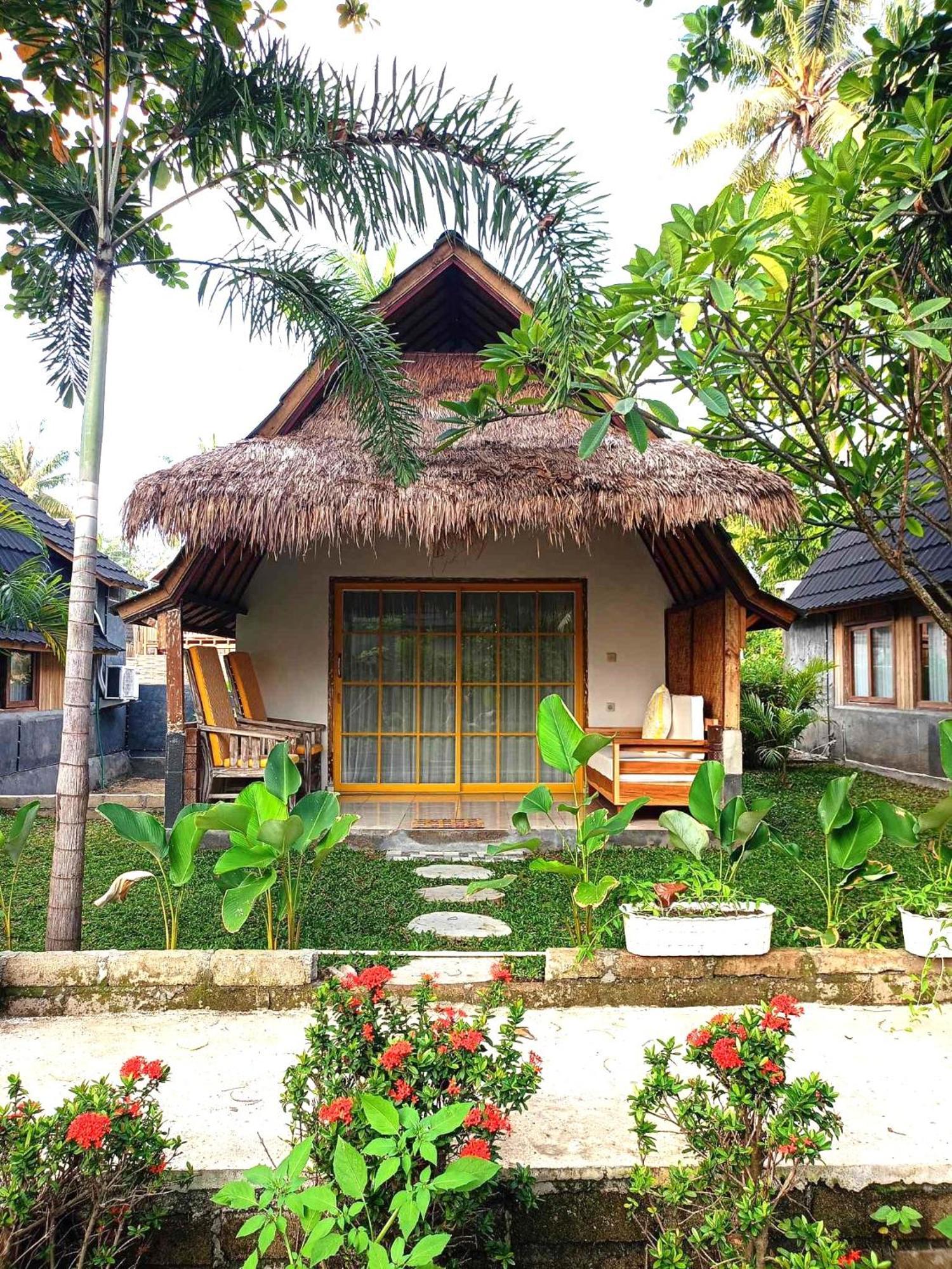 Bintang Tiga Bungalows Gili Air Buitenkant foto