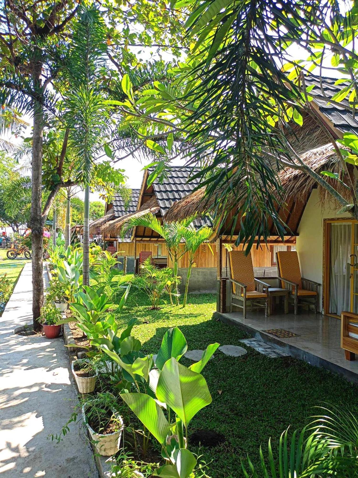 Bintang Tiga Bungalows Gili Air Buitenkant foto