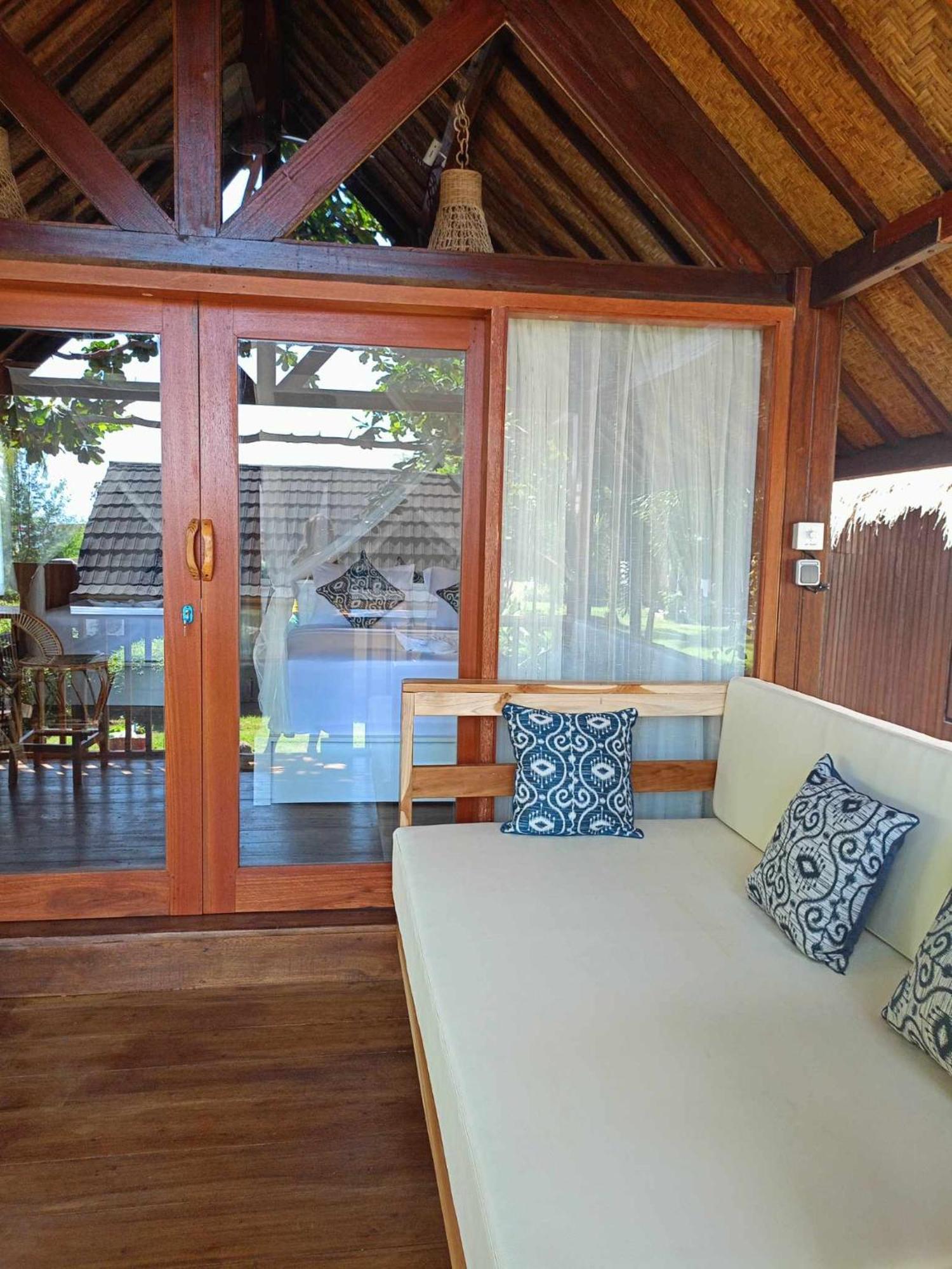 Bintang Tiga Bungalows Gili Air Buitenkant foto