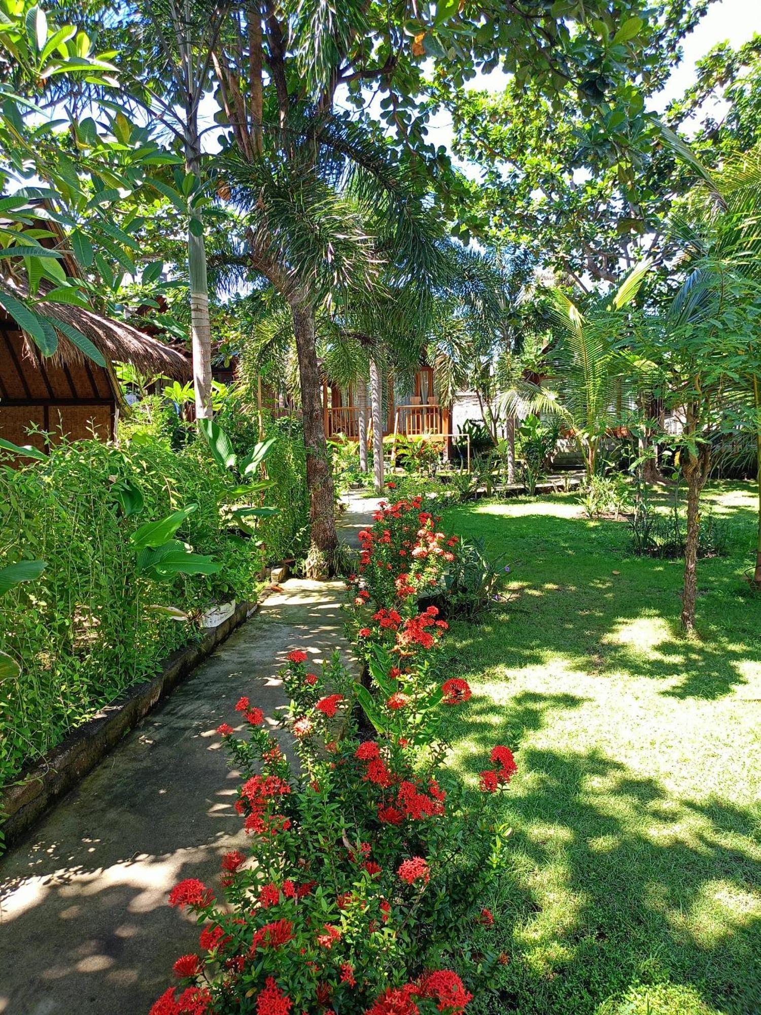 Bintang Tiga Bungalows Gili Air Buitenkant foto
