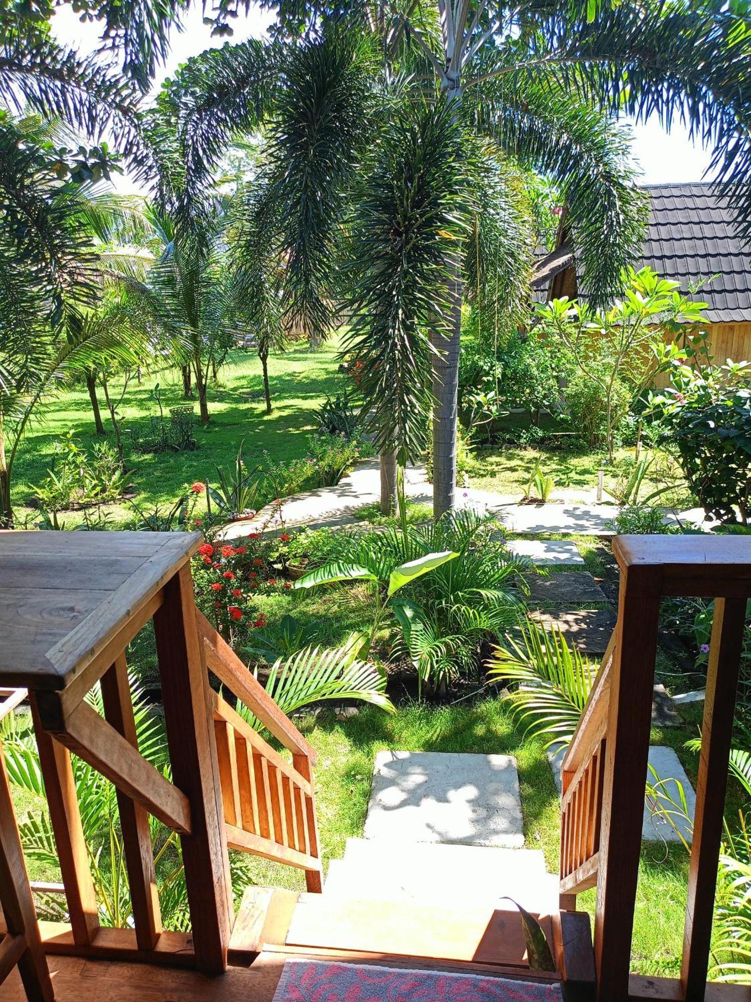 Bintang Tiga Bungalows Gili Air Buitenkant foto